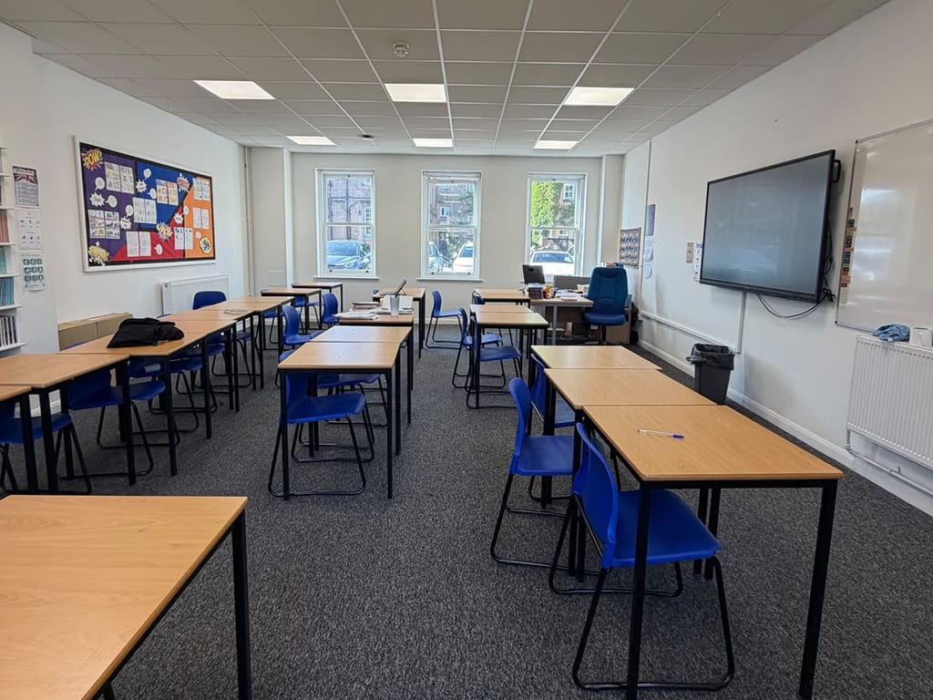 Un aula de Aldenham School
