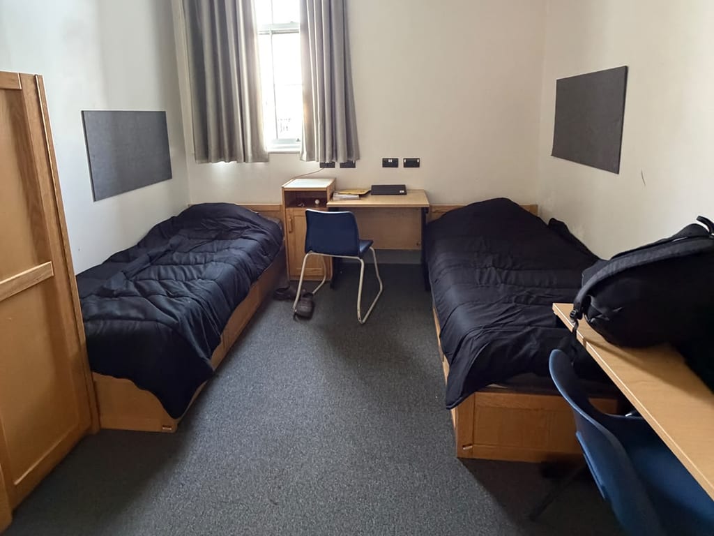 Una habitación doble del internado